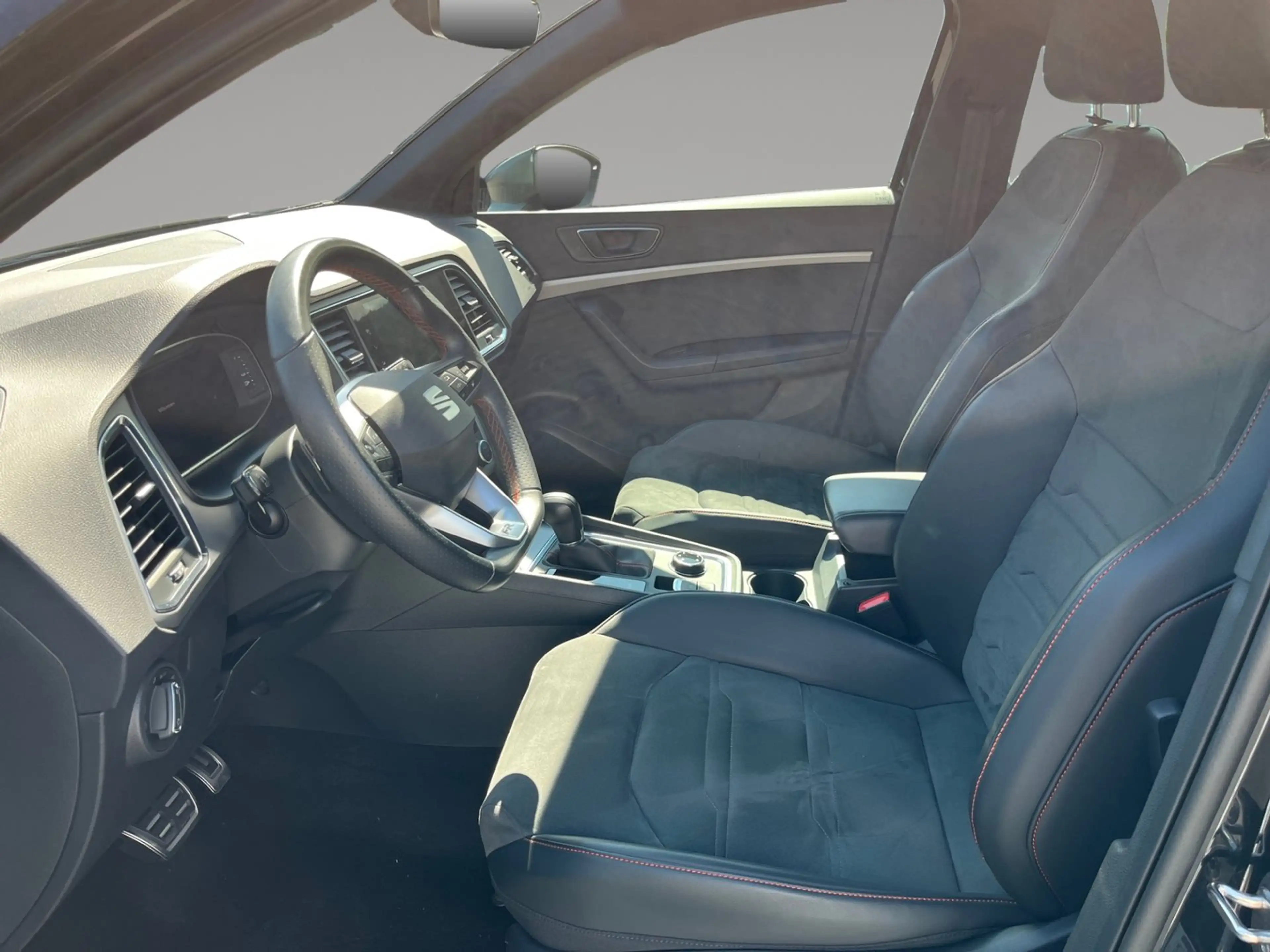 SEAT Ateca FR 2.0 TSI DSG 4Drive — photo 9