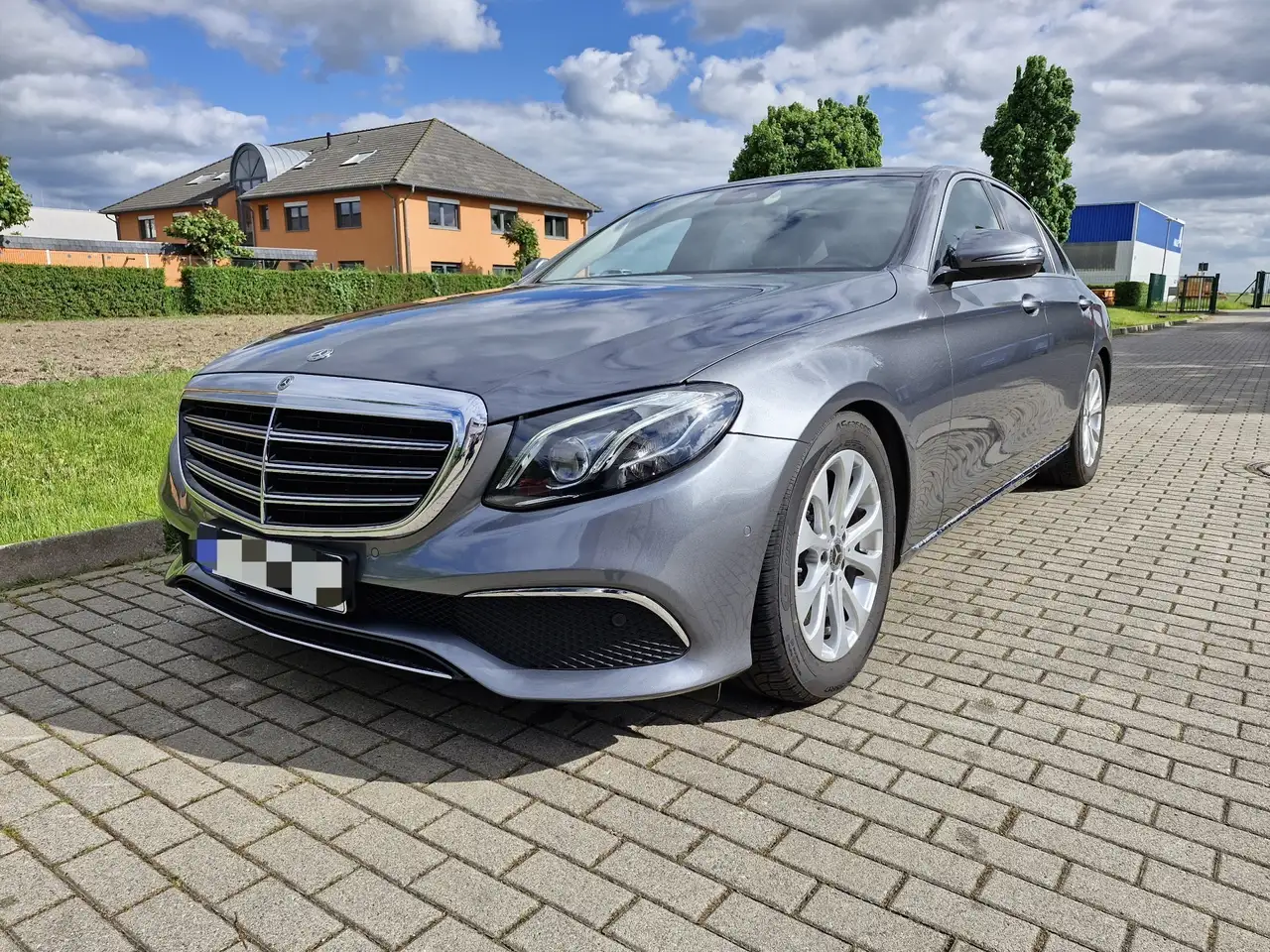 Mercedes-Benz E 220