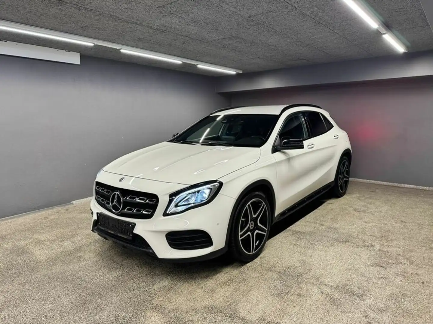 Mercedes-Benz GLA 200 CDI / d (156.902) AMG PAKET 4 MATIC Weiß - 2