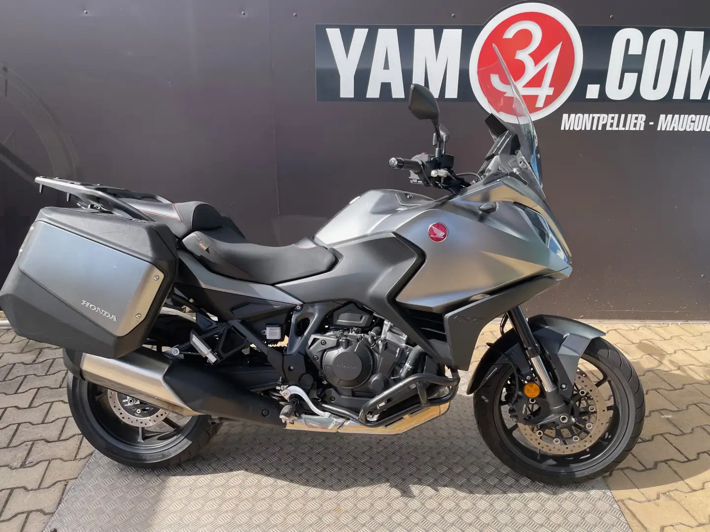 Honda NT 1100 Gris - 1