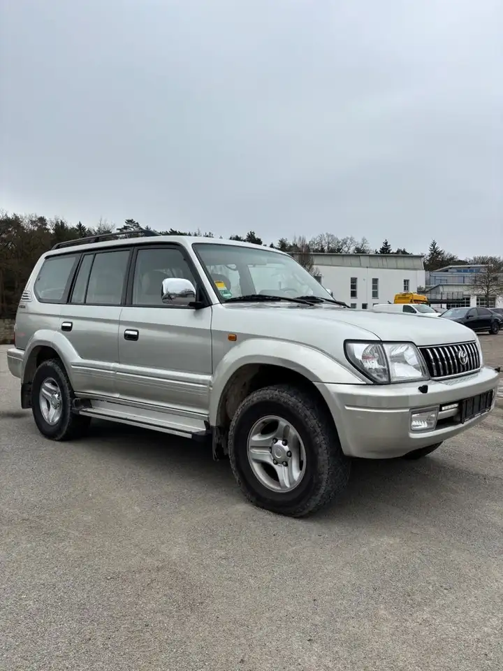 Toyota Land Cruiser 50 Anniversary 3.0 D-4D, foto 3