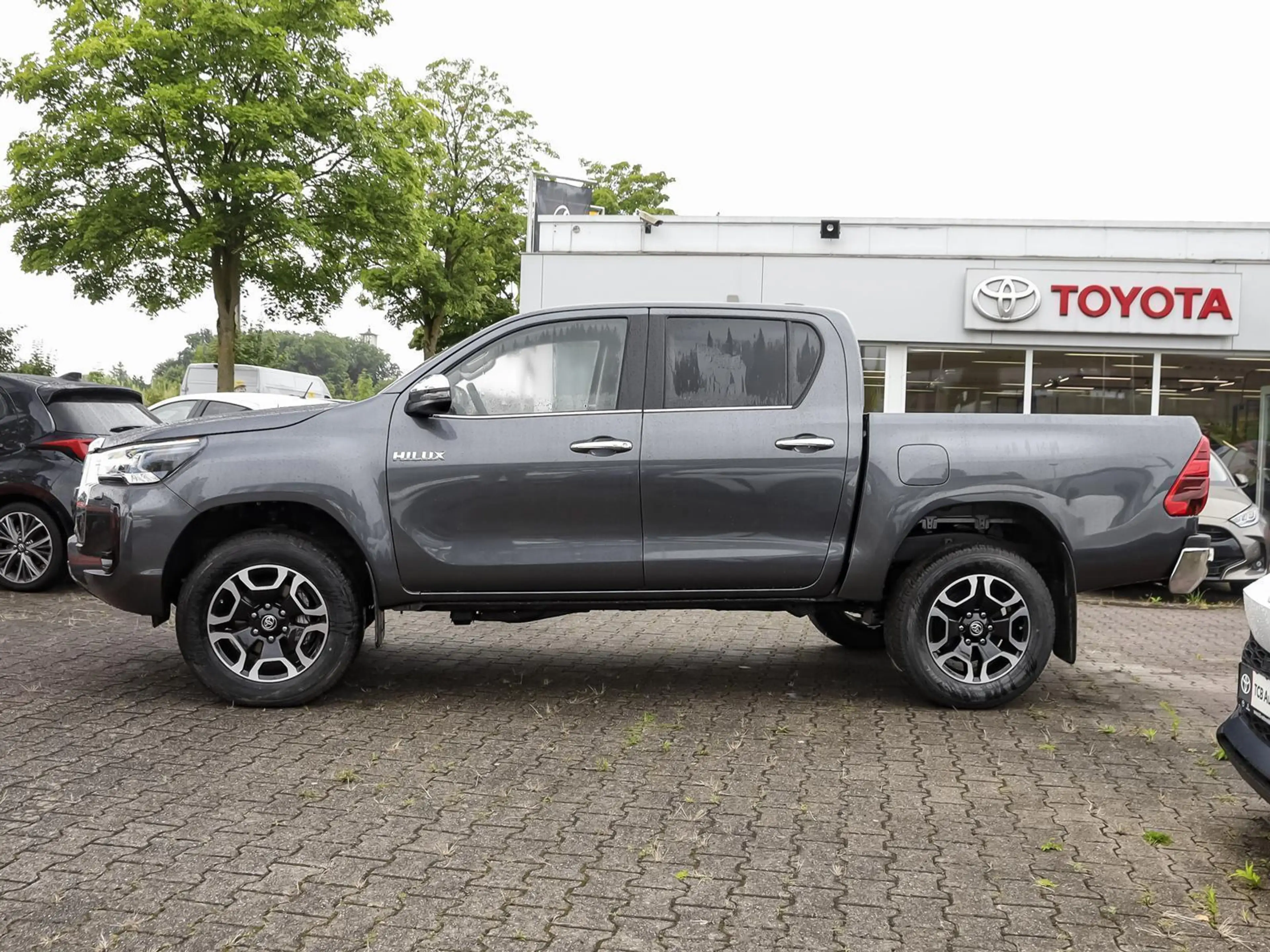 Toyota Hilux 2.8 D-4D Double Cab Executive 4x4 NAVI SHZ ALU KLIMA BT ANDROID APPLE — photo 3
