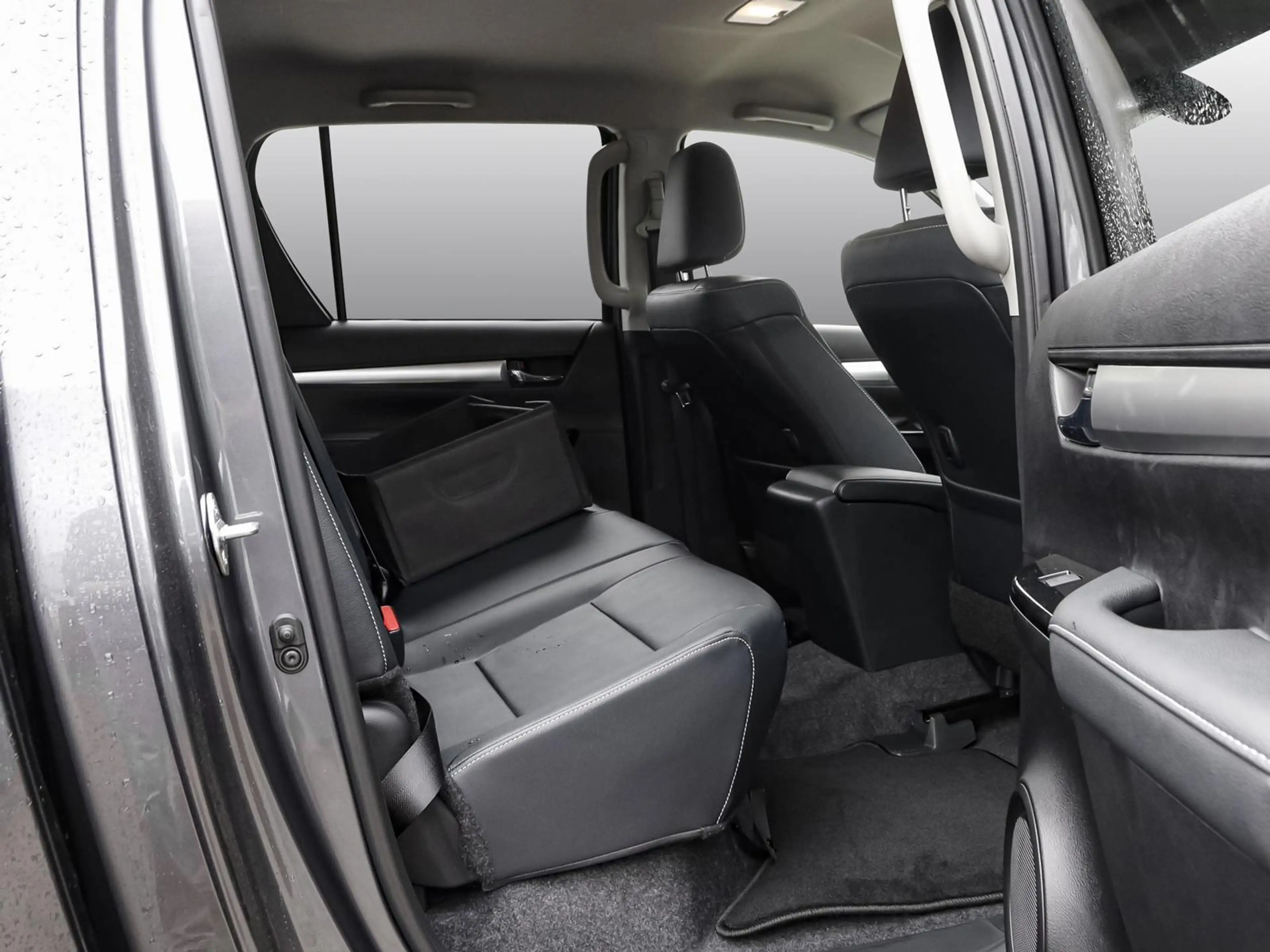 Toyota Hilux 2.8 D-4D Double Cab Executive 4x4 NAVI SHZ ALU KLIMA BT ANDROID APPLE — photo 7
