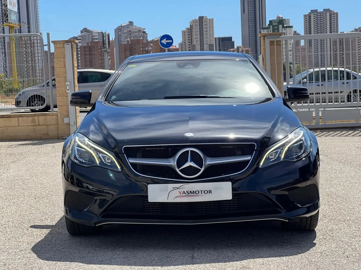 Mercedes-Benz E 220 220CDI 7G Plus Negro - 2