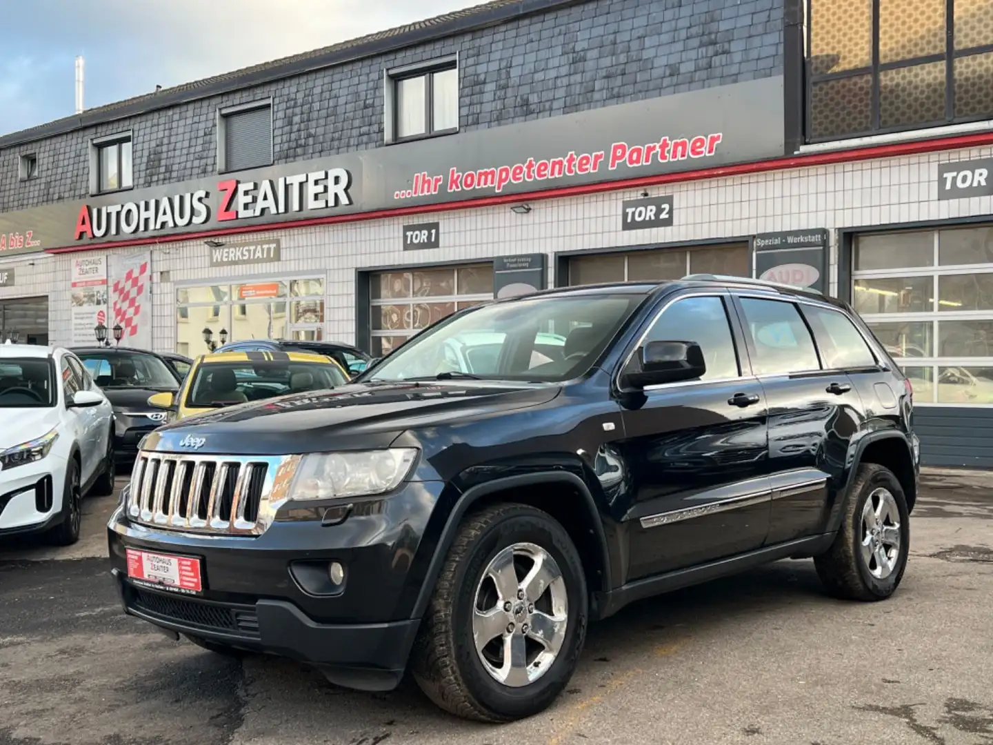 Jeep Grand Cherokee 3.0 CRD Laredo Schwarz - 1