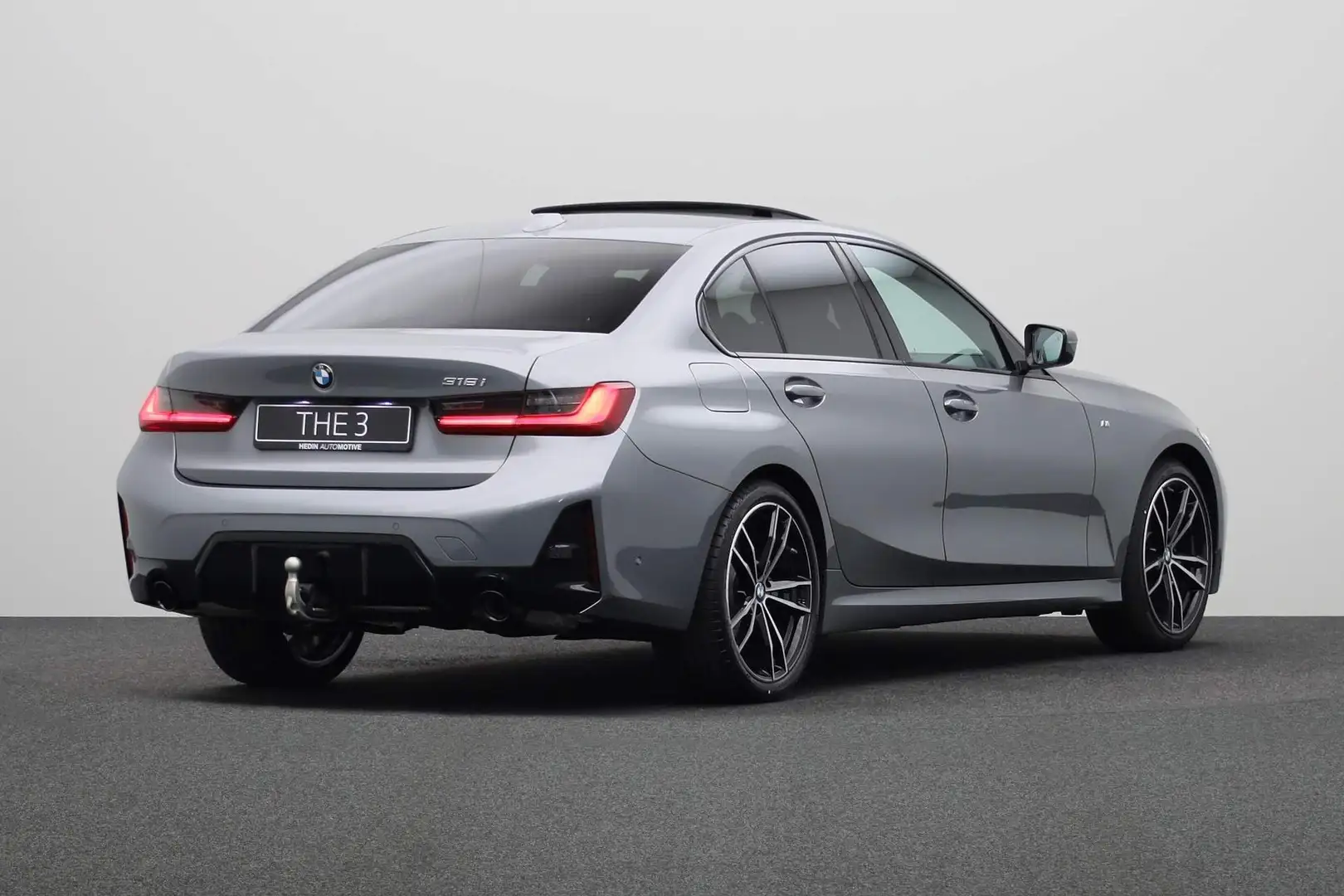 BMW 318 3-serie Sedan 318i Sedan | M-Sportpakket | Travel Grijs - 2