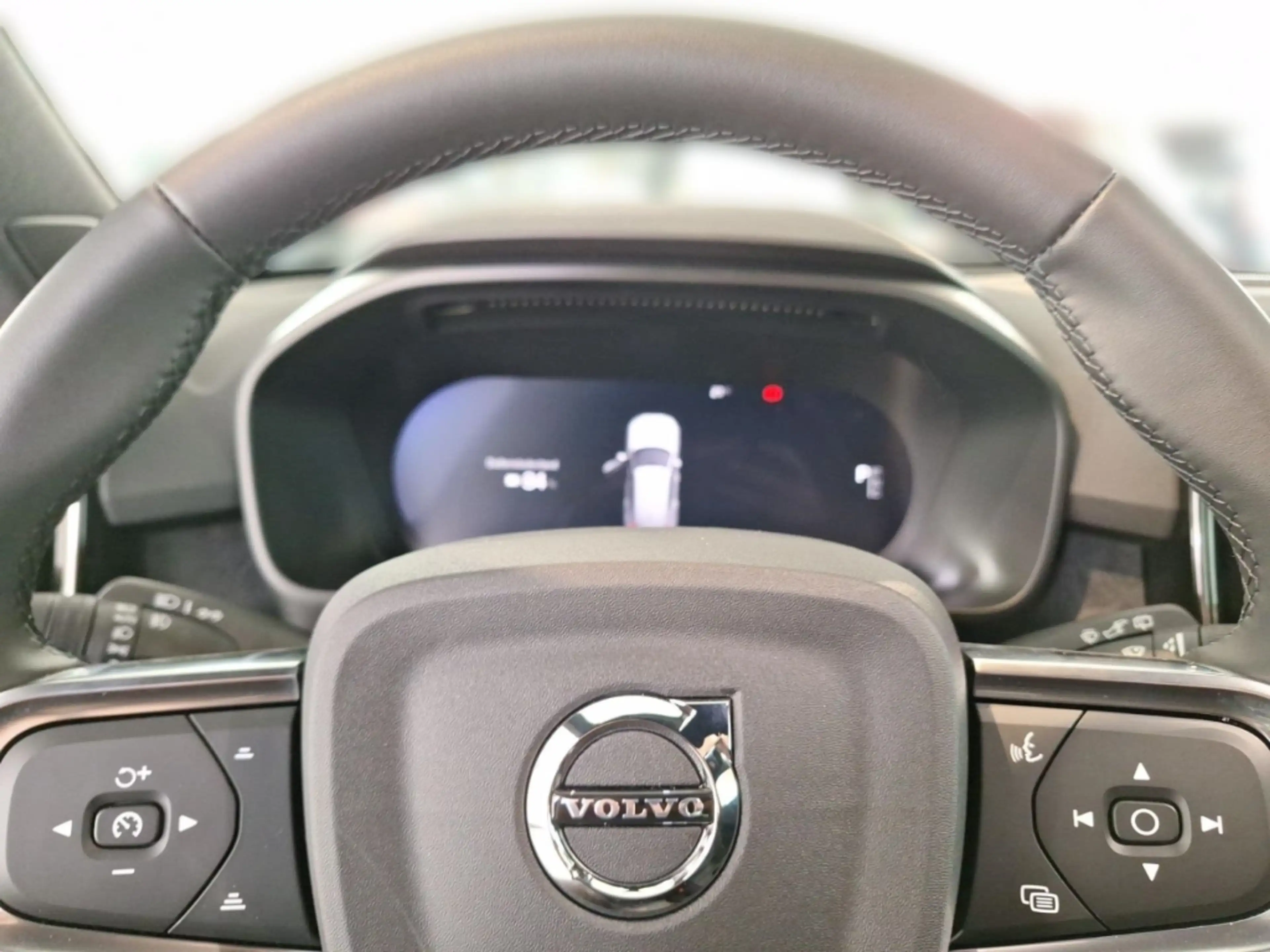 Volvo EX40 Plus Black Edition* 20Zoll*LED*Navi* — photo 8