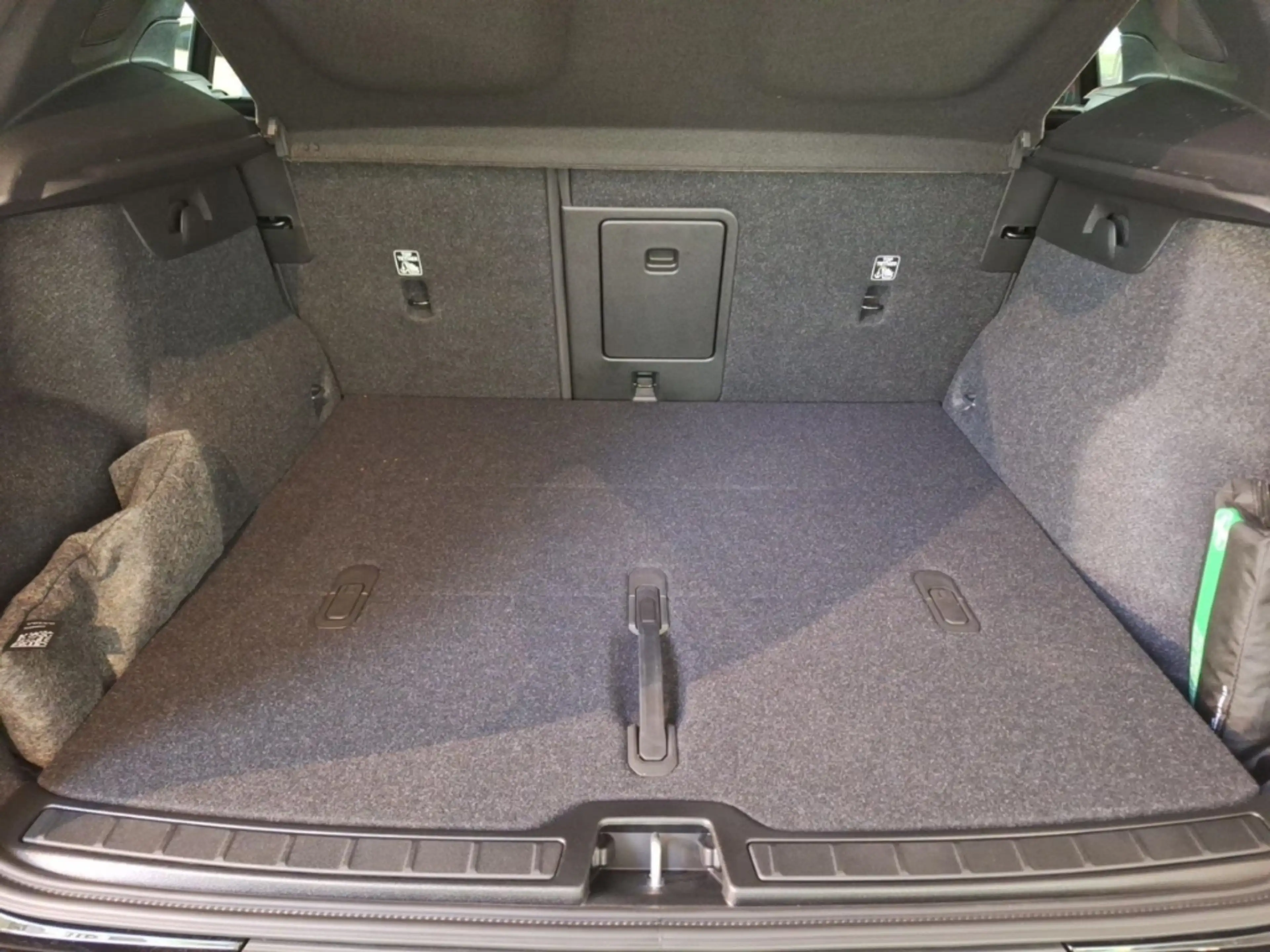 Volvo EX40 Plus Black Edition* 20Zoll*LED*Navi* — photo 12