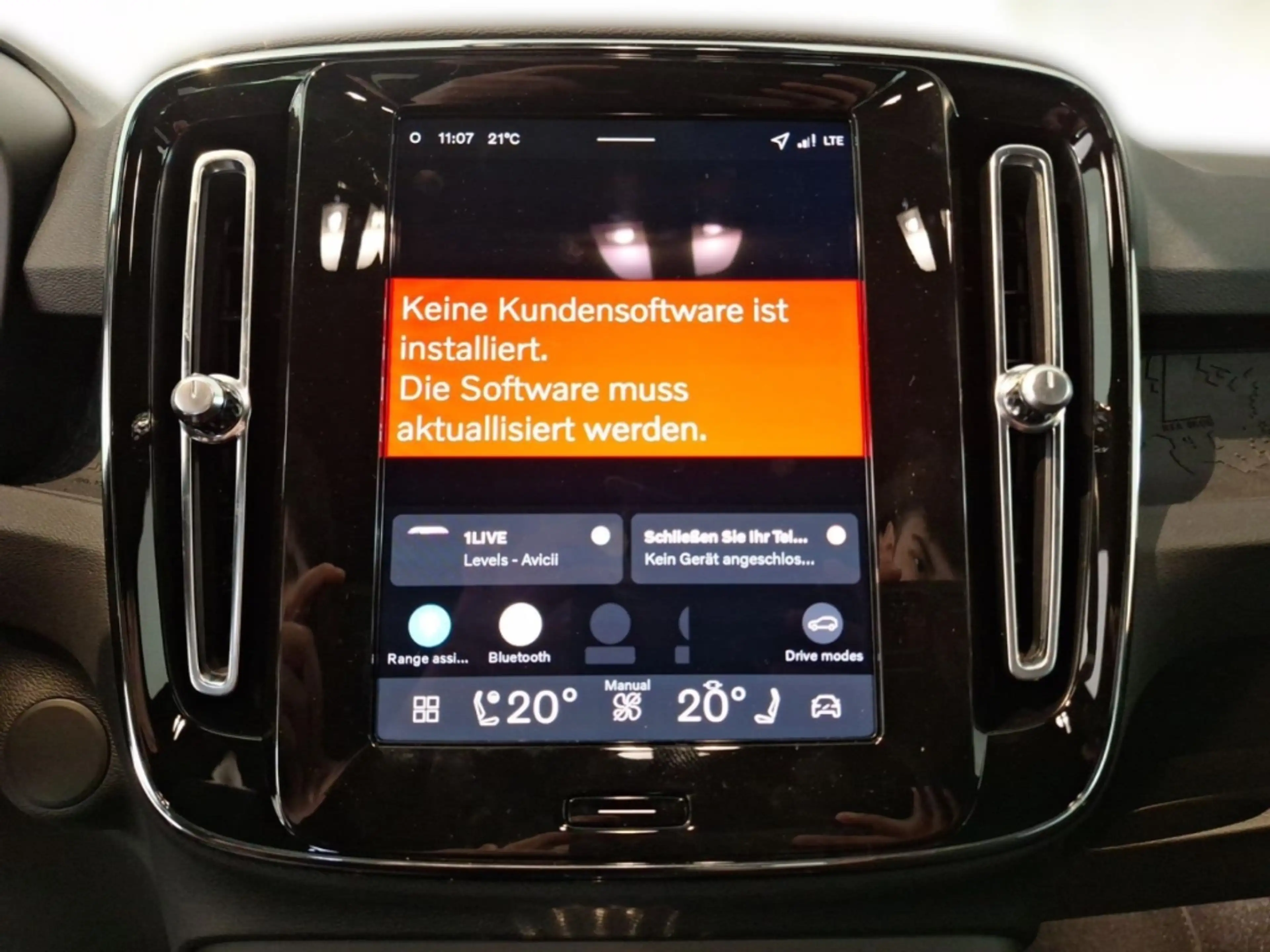 Volvo EX40 Plus Black Edition* 20Zoll*LED*Navi* — photo 9