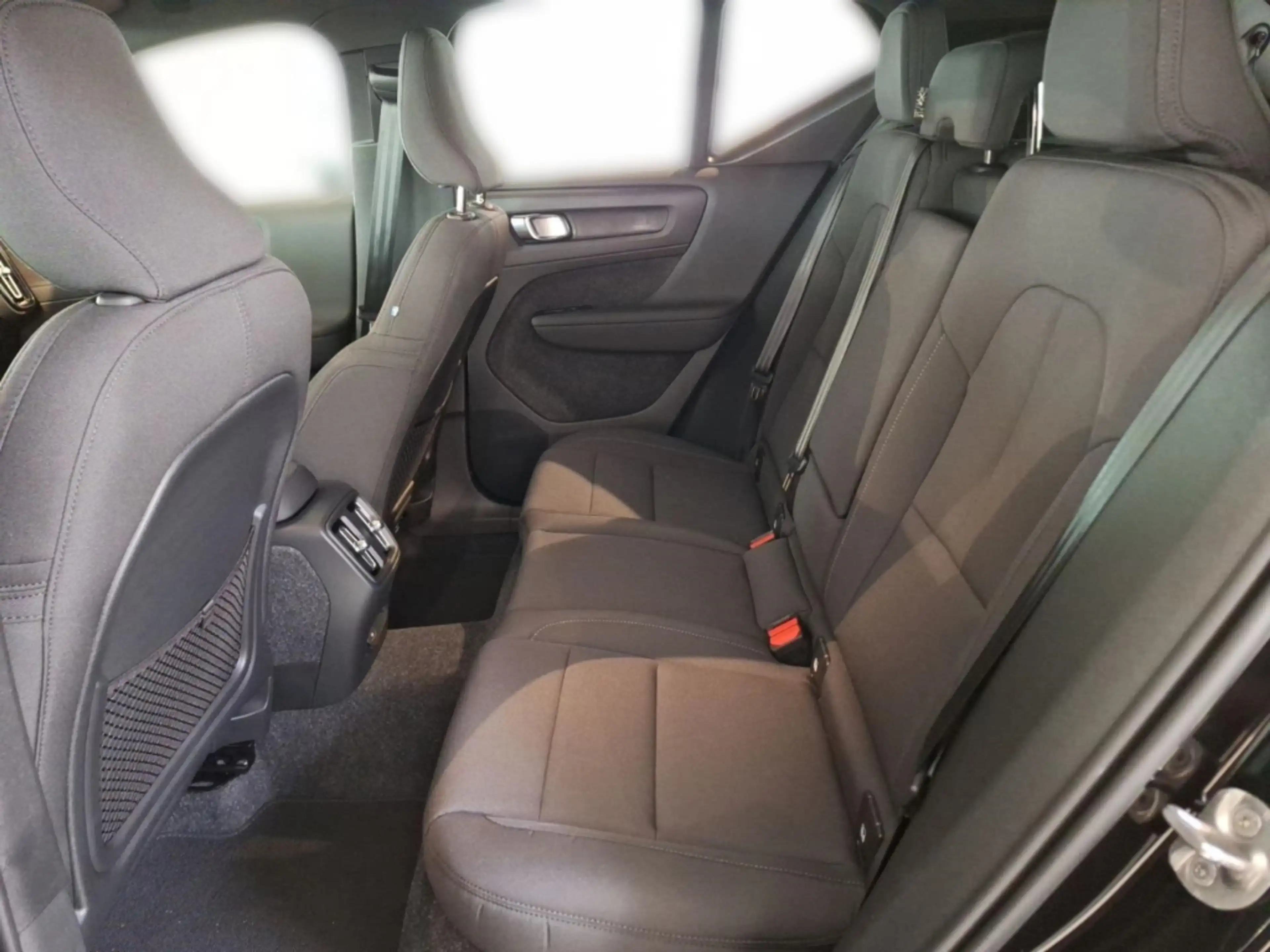 Volvo EX40 Plus Black Edition* 20Zoll*LED*Navi* — photo 11