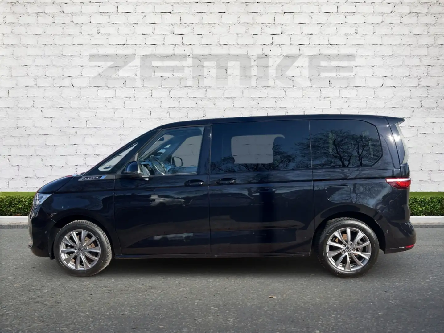 Volkswagen T7 Multivan 1.4 TSI eHybrid DSG Energetic HUD AD StandHZG Pano Negro - 2