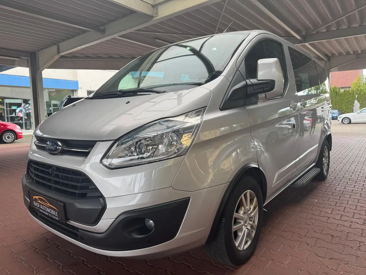 Ford Tourneo Custom 2.2 TDCi TITANIUM 6 SITZER STAND. Silber - 1