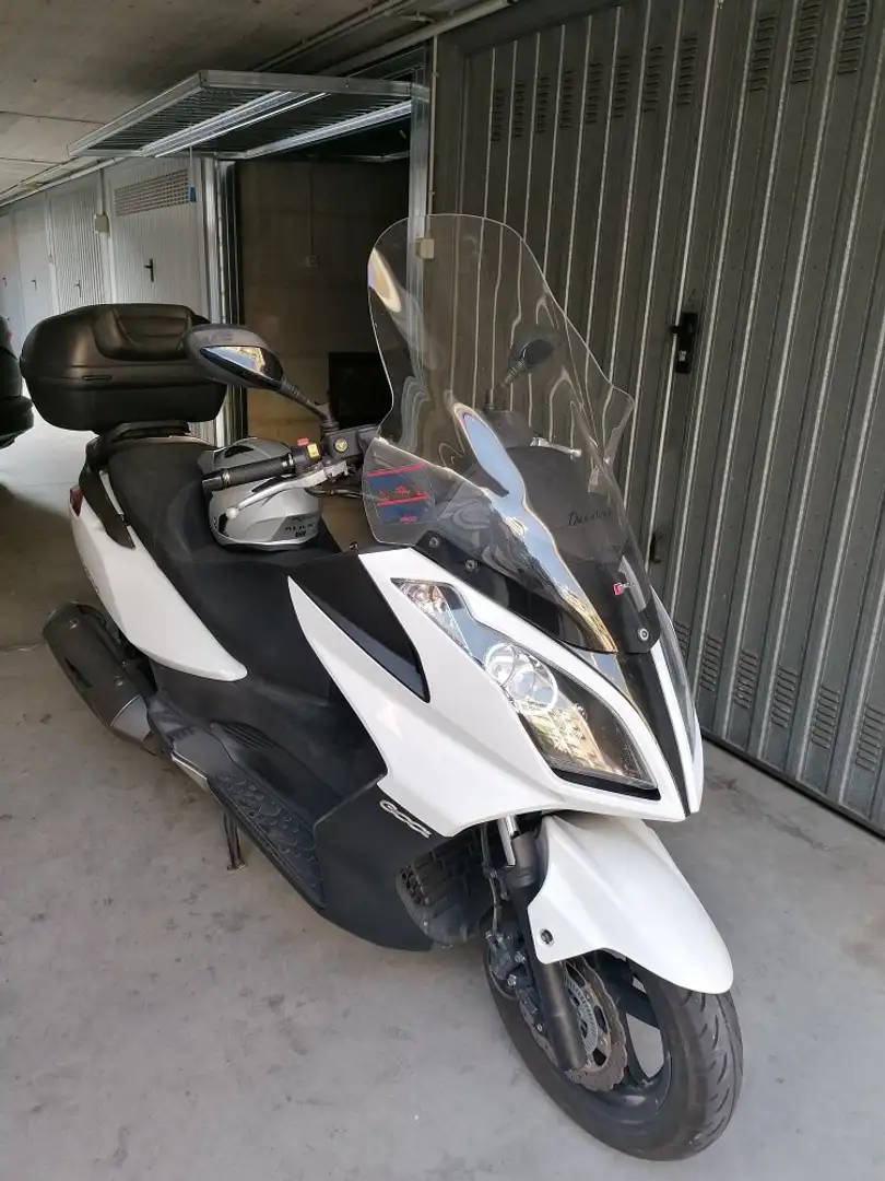 Kymco Downtown 300i abs Bílá - 1