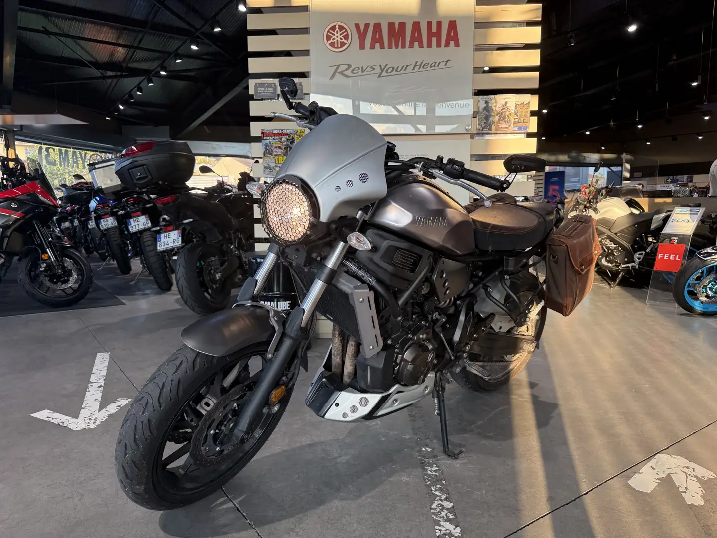 Yamaha XSR 700 Gris - 2
