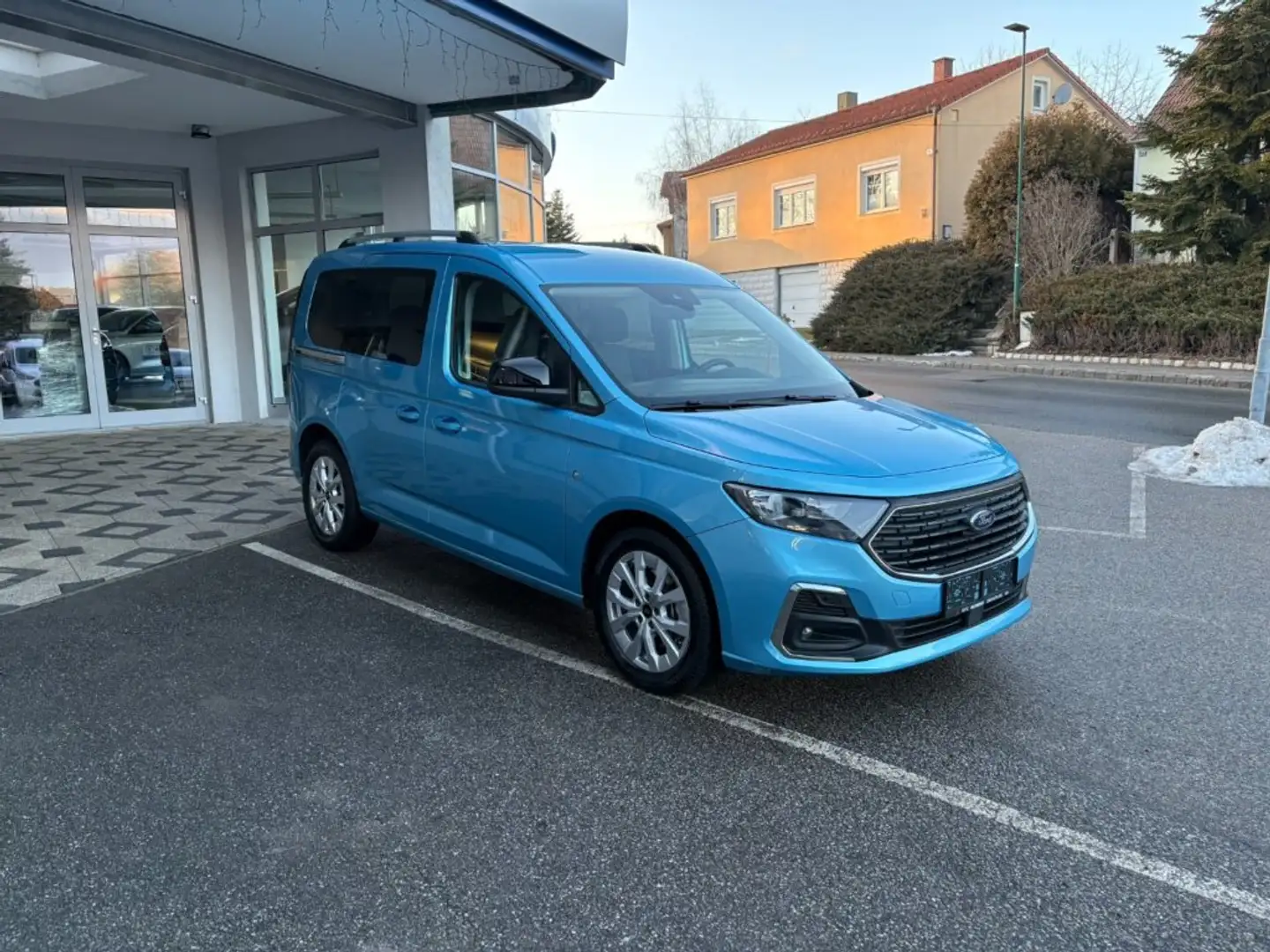 Ford Tourneo Connect Titanium 2.0 Ecoblue Blau - 2