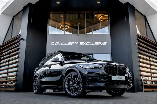 BMW X5 xDrive45e Executive - Panorama | Luchtvering | ACC