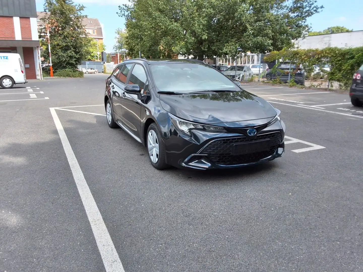 Toyota Corolla 1,8 Hybrid Comfort Touring Sports Schwarz - 2