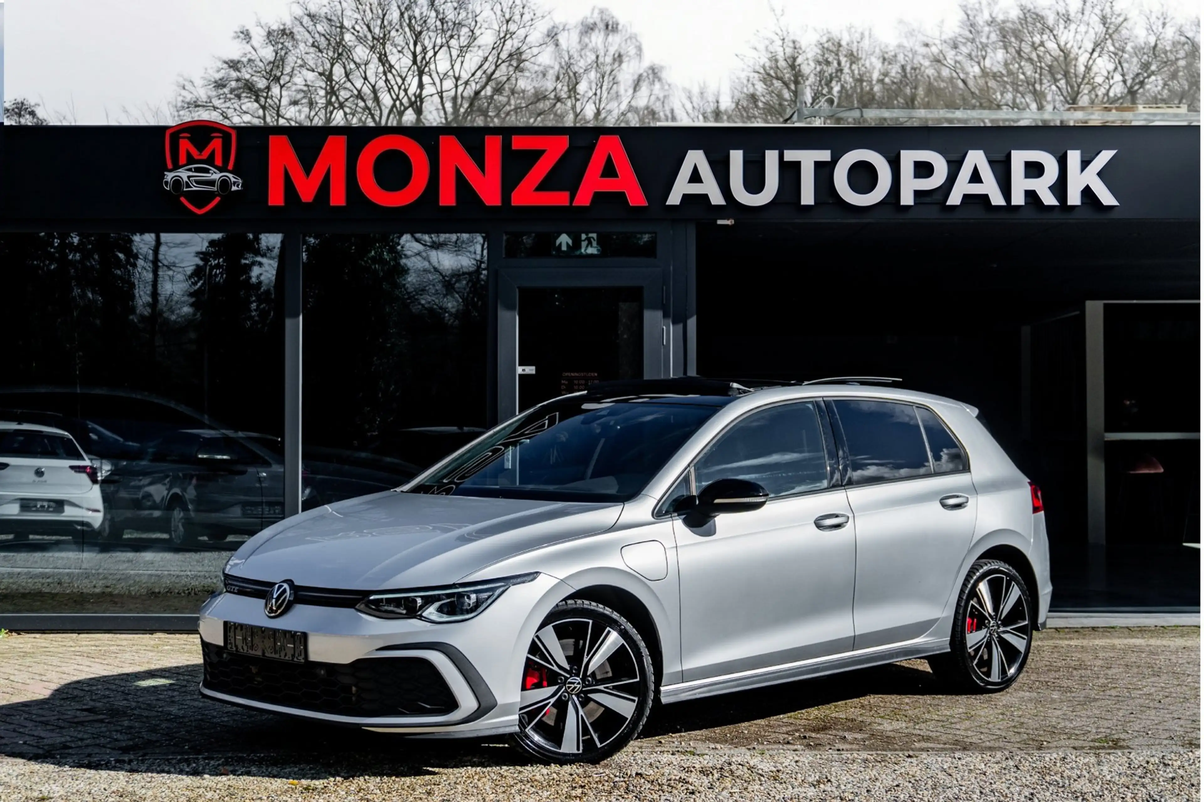 Volkswagen Golf GTE 1.4 eHybrid — photo 2