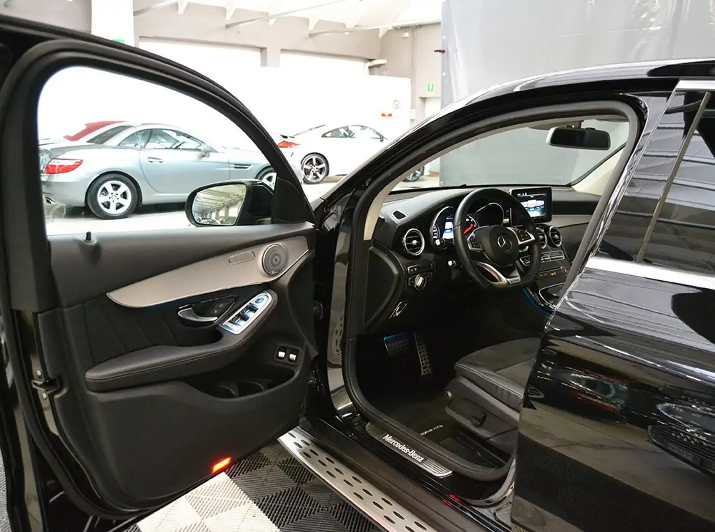 Mercedes-Benz GLC 250 d 4Matic Coupé Premium Amg Tetto-Pedane-360° Zwart - 2