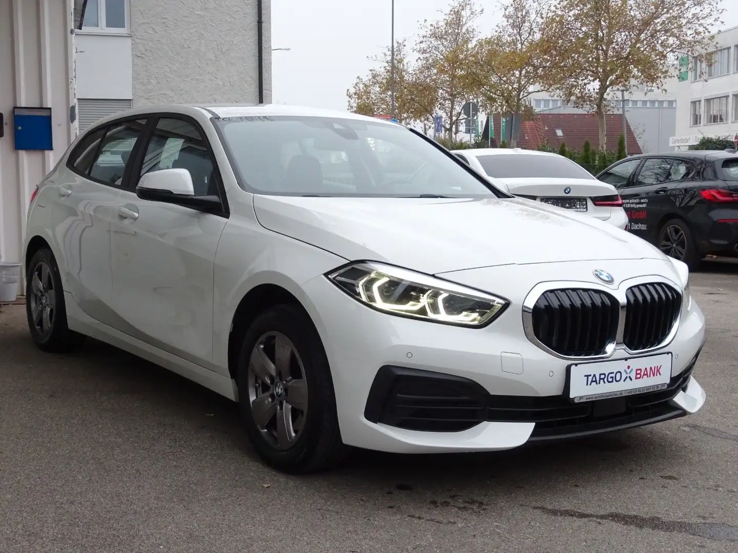 BMW 118 i Aut Advantage 16" Alu Navi LC Prof. LED SHZ Weiß - 1