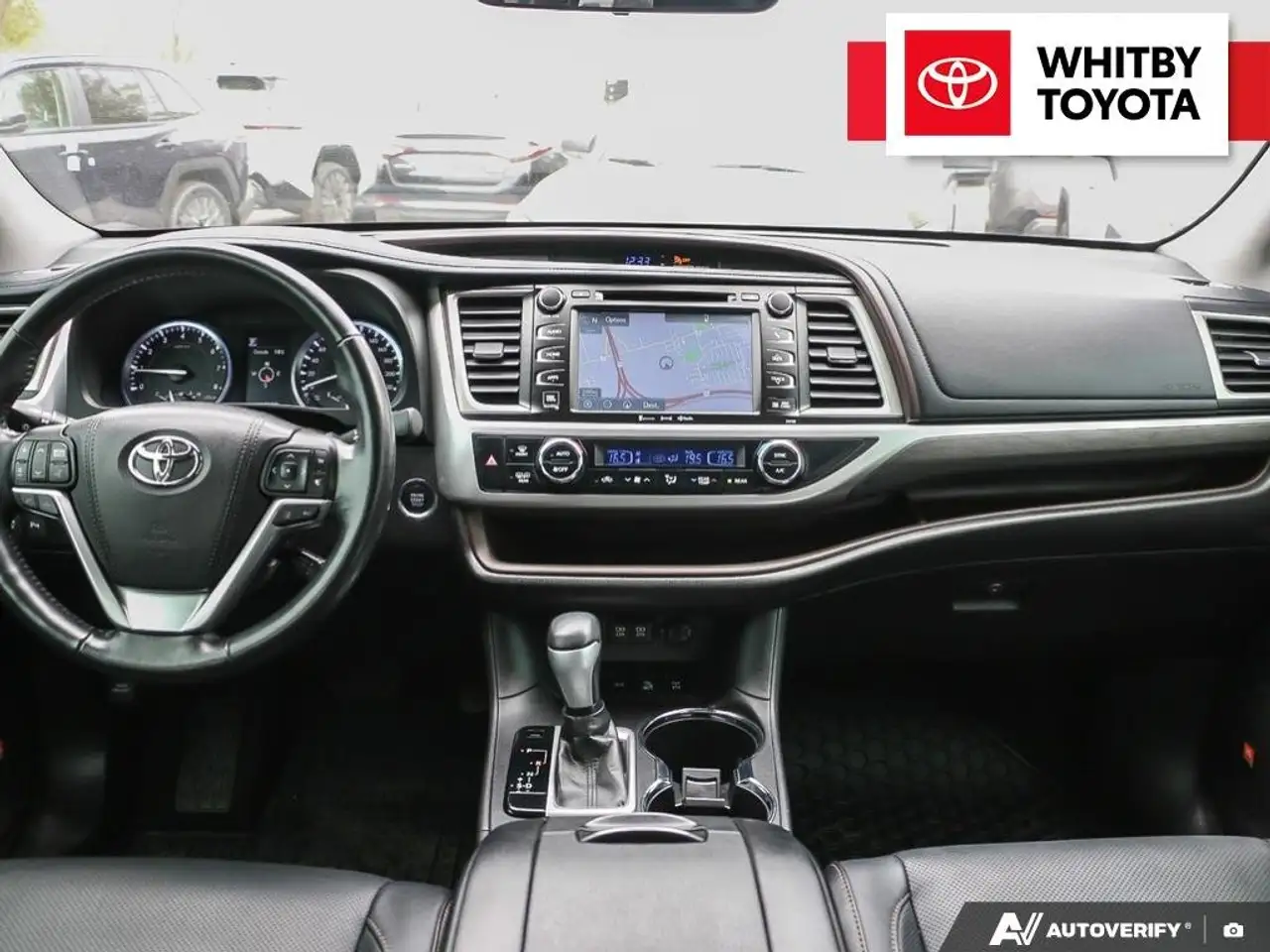 Toyota Highlander снимка Toyota Highlander