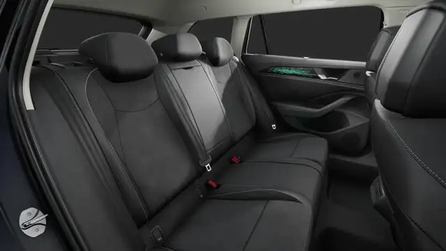 Volkswagen Passat view 10