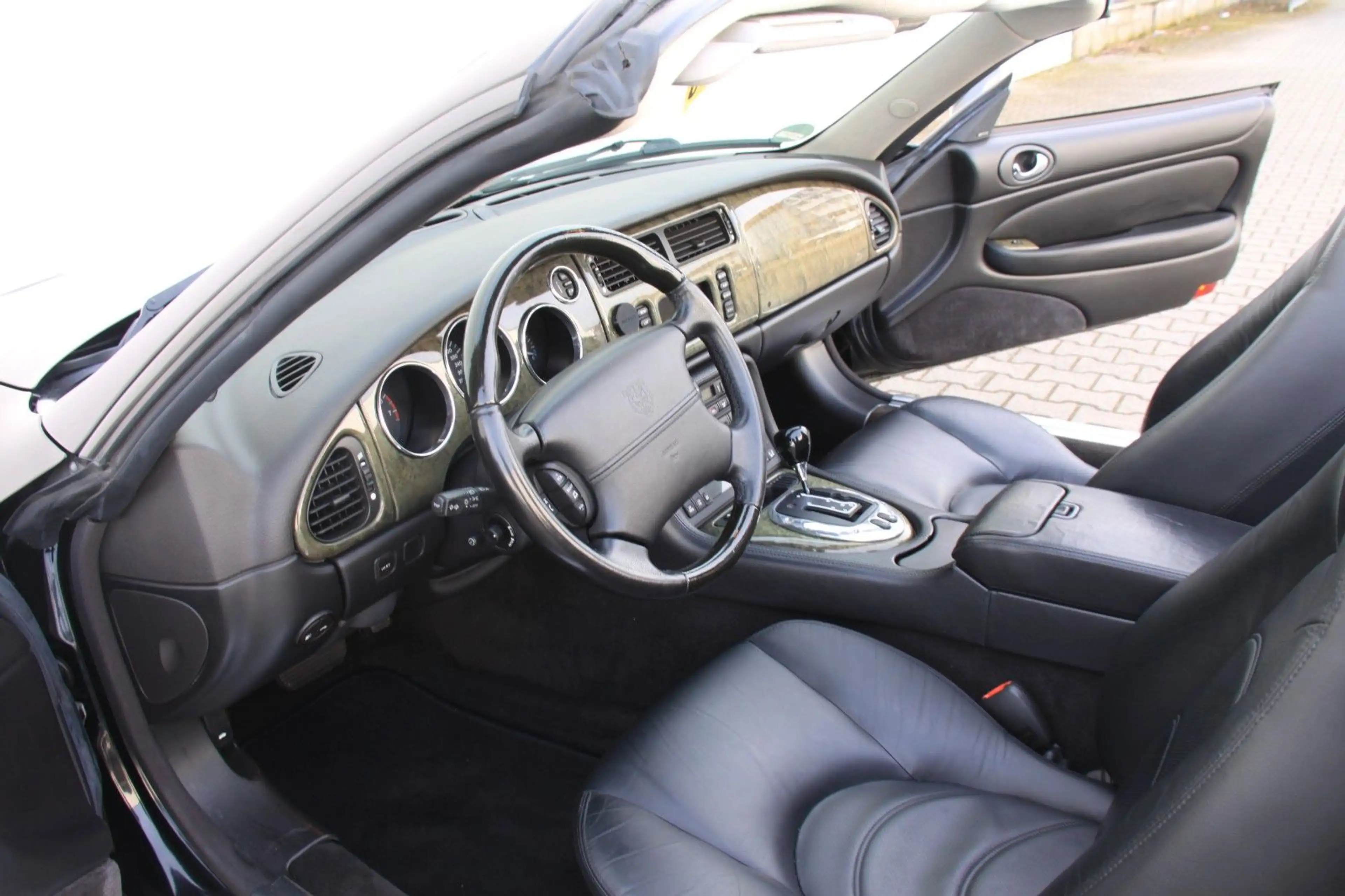 Jaguar XKR Cabriolet 3 Jahre Garantie — photo 13