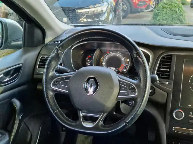 Renault Megane view 12