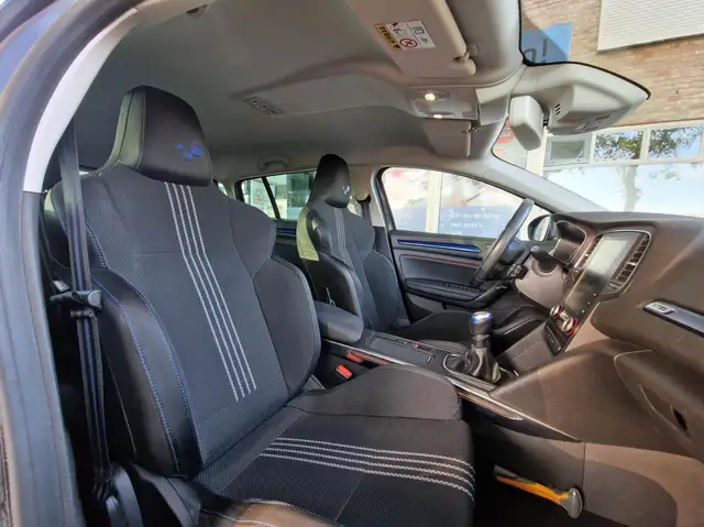 Renault Megane view 5