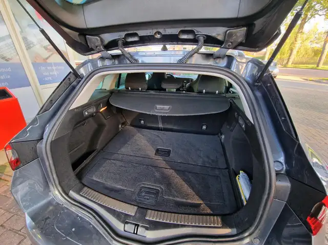 Renault Megane view 8