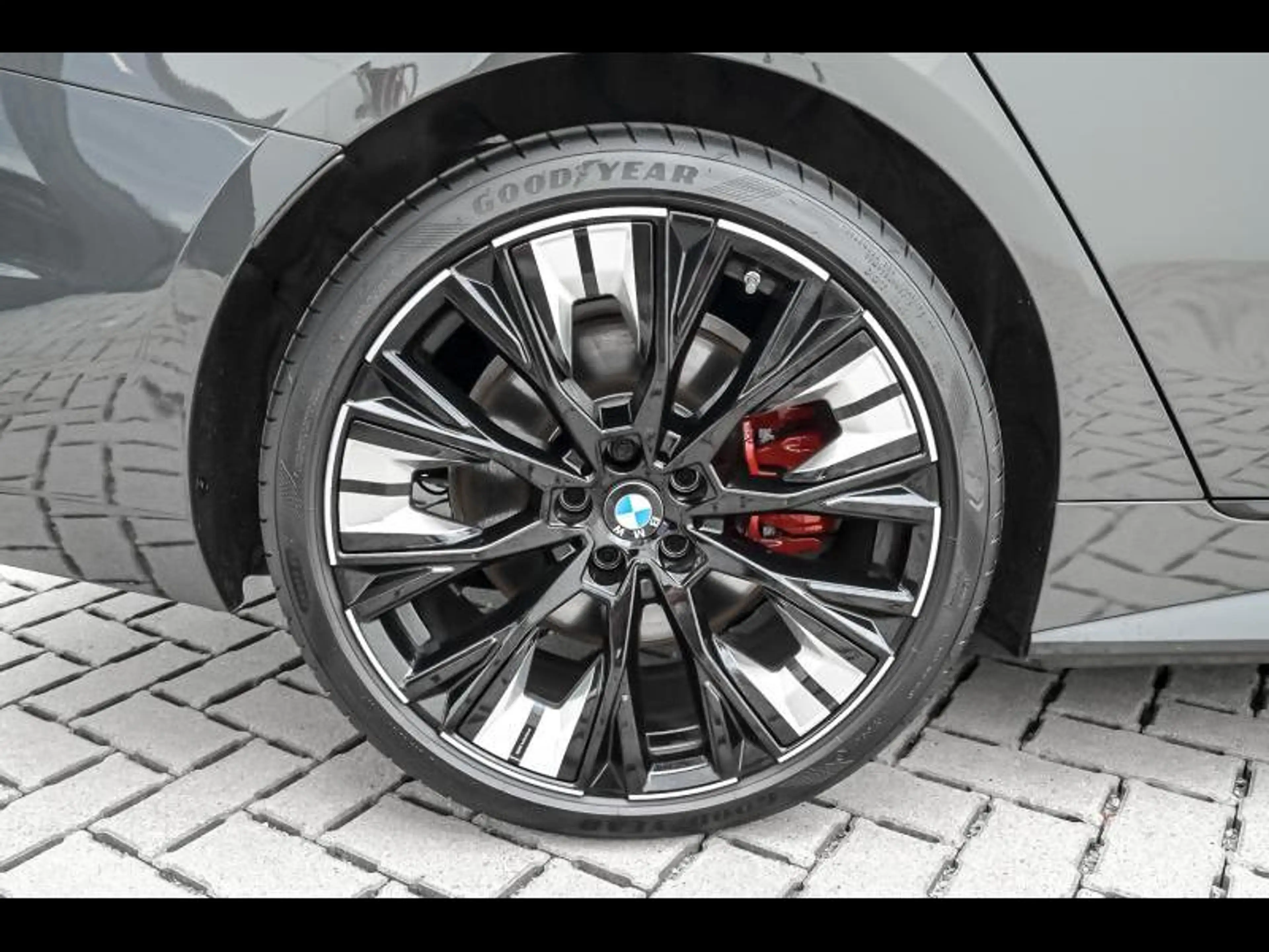 BMW i4 M50 Gran Coupé — photo 8