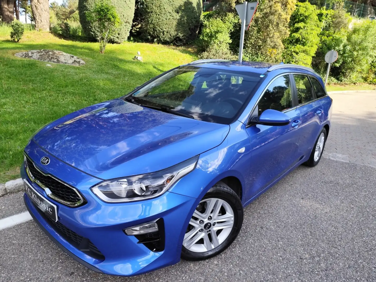 Kia Ceed / cee'd Tourer 1.6CRDi Eco-Dynamics Drive 115 Azul - 1