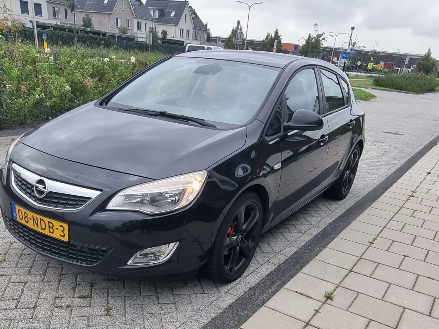 Opel Astra 1.6 Edition Nero - 1
