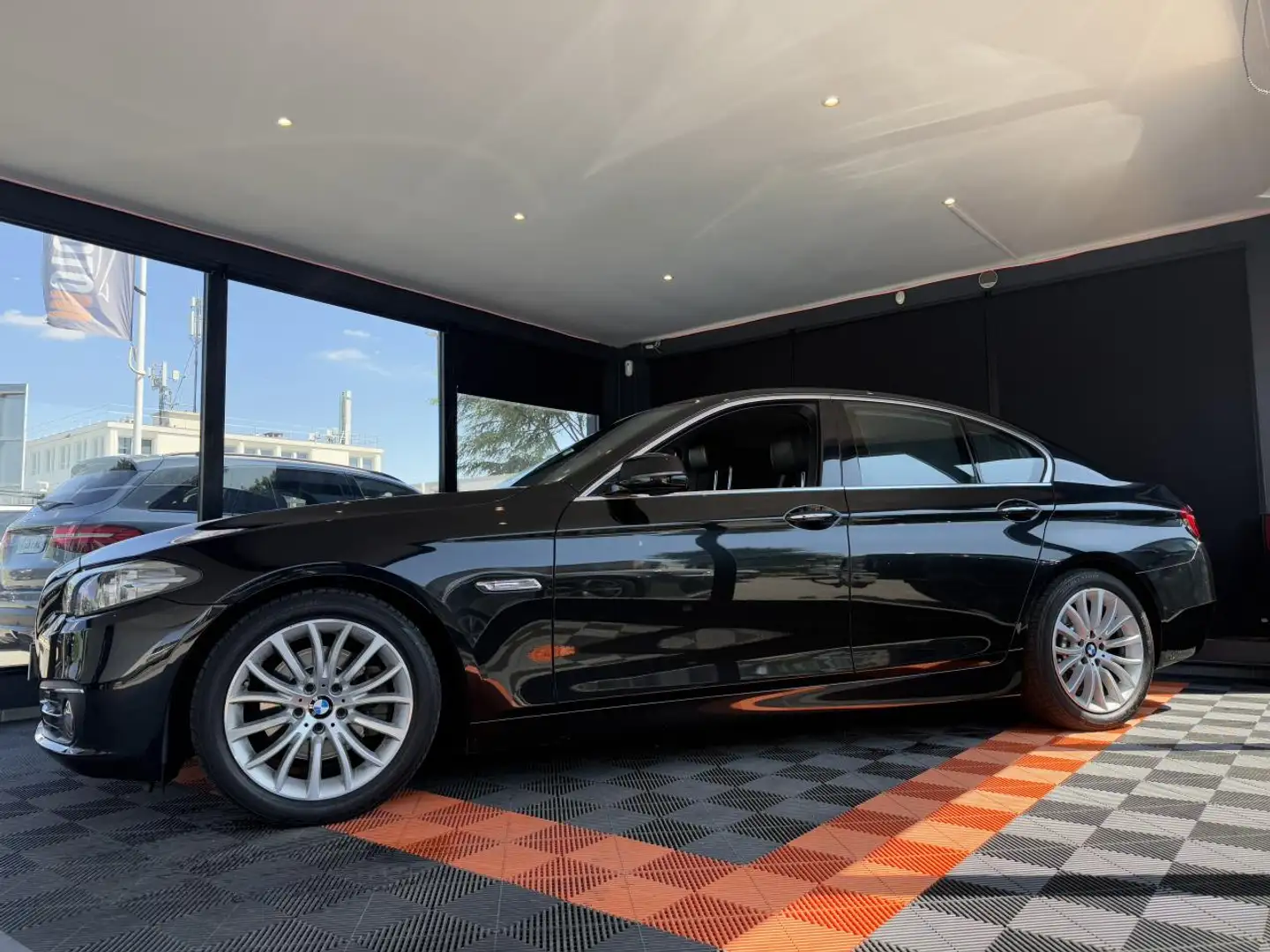 BMW 528 528i Luxury BERLINE F10 LCI 528i PHASE 2 Negro - 2