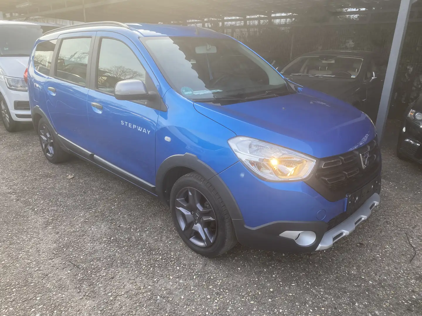 Dacia Lodgy Stepway Celebration Blauw - 1