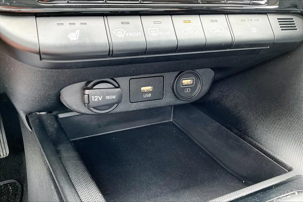 Hyundai ELANTRA снимка Hyundai ELANTRA