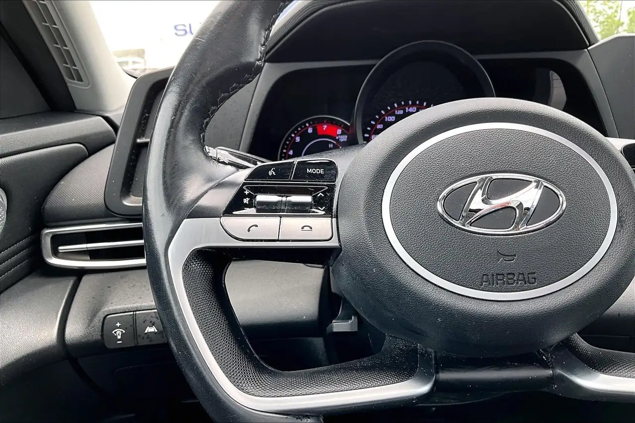 Hyundai ELANTRA снимка Hyundai ELANTRA