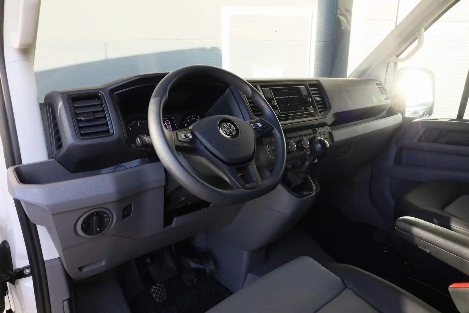 Volkswagen Crafter 30 2.0 TDI 140PK L3H3 Highline | Trekhaak | Geveer Wit - 2