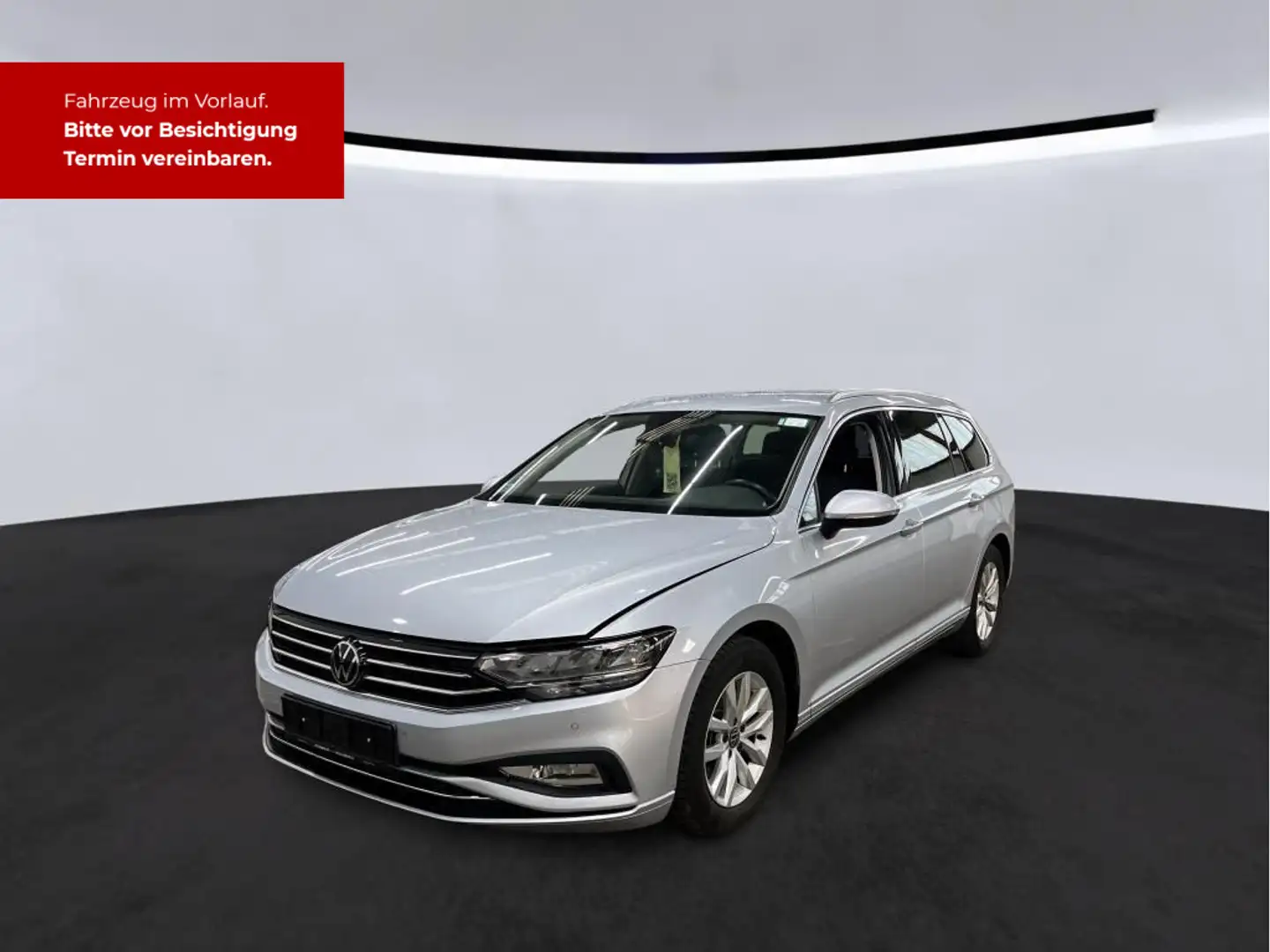 Volkswagen Passat Variant 1.5 TSI DSG Business AHK Navi LED Silber - 2
