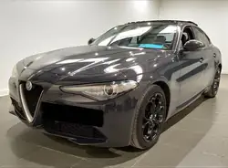 Alfa Romeo Giulia 2.0 Turbo Super PANO/XENON/2.HAND/18 ZOLL