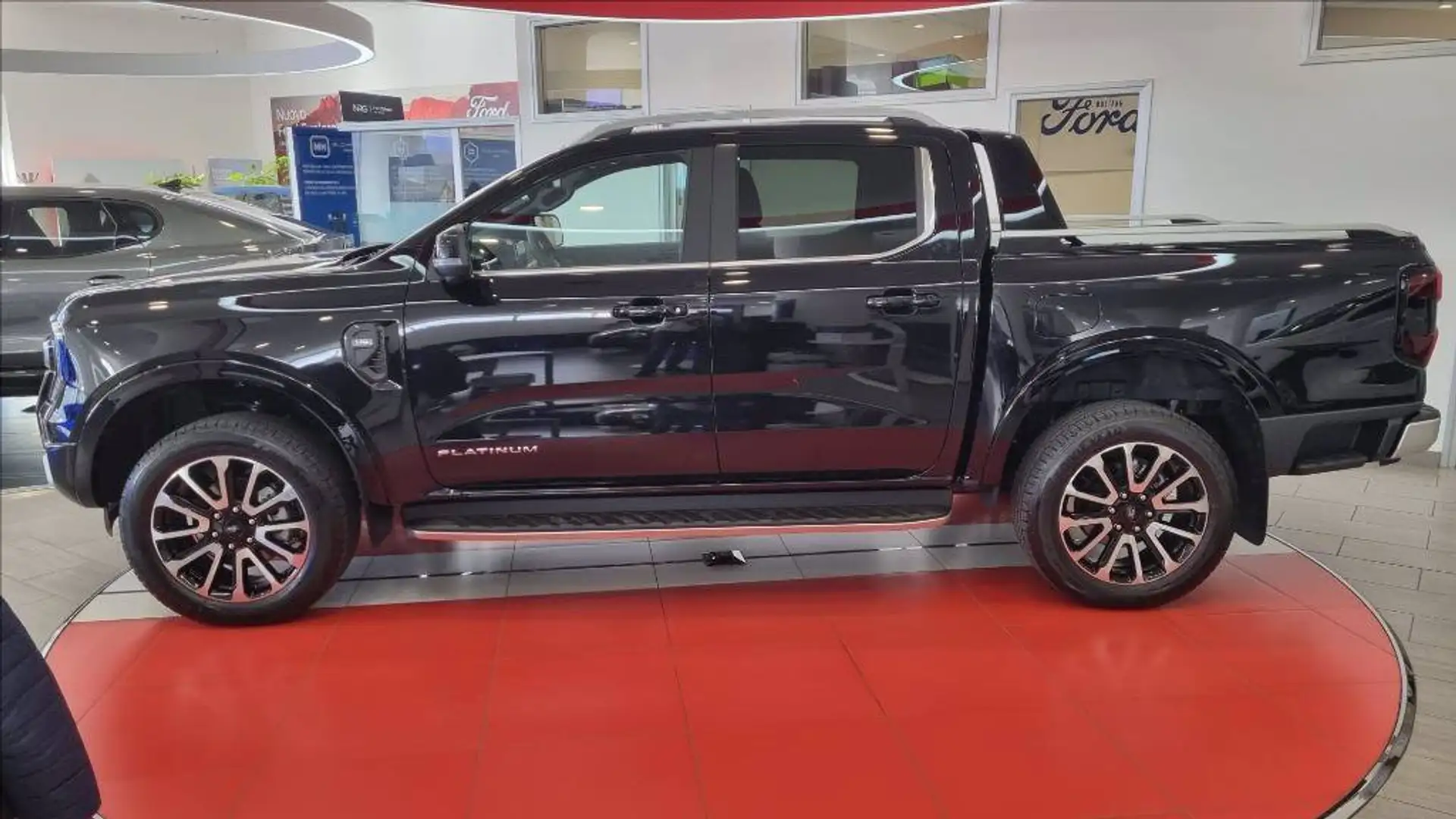 Ford Ranger 3.0 ecoblue doppia cabina Platinum awd 240cv auto Nero - 2