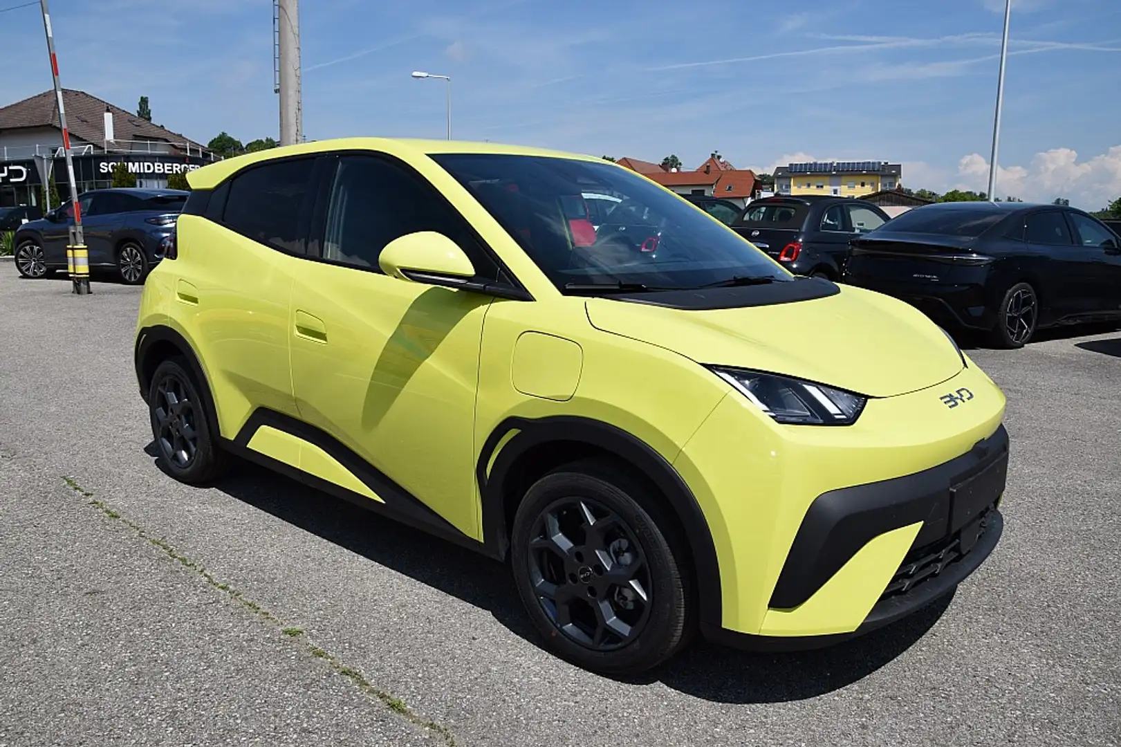BYD Dolphin SURF Comfort 43,2kWh Jaune - 2