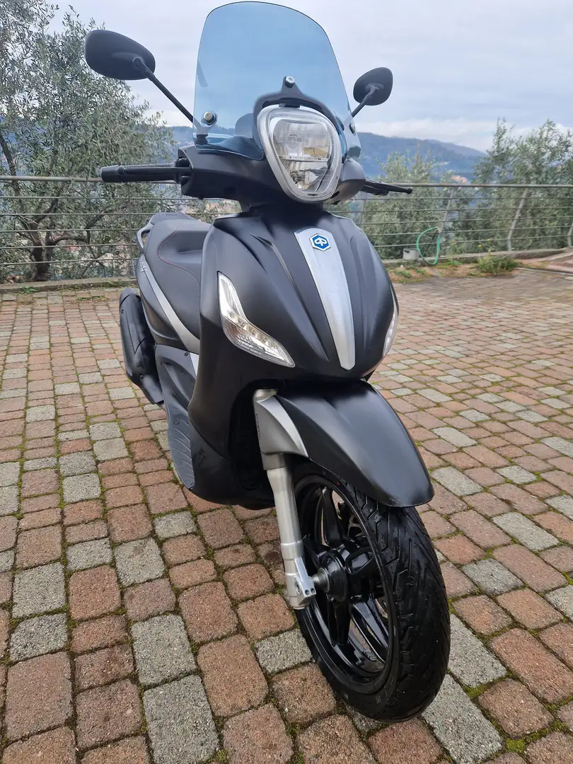 Piaggio Beverly 350 Sport Touring i.e. ABS Negru - 2