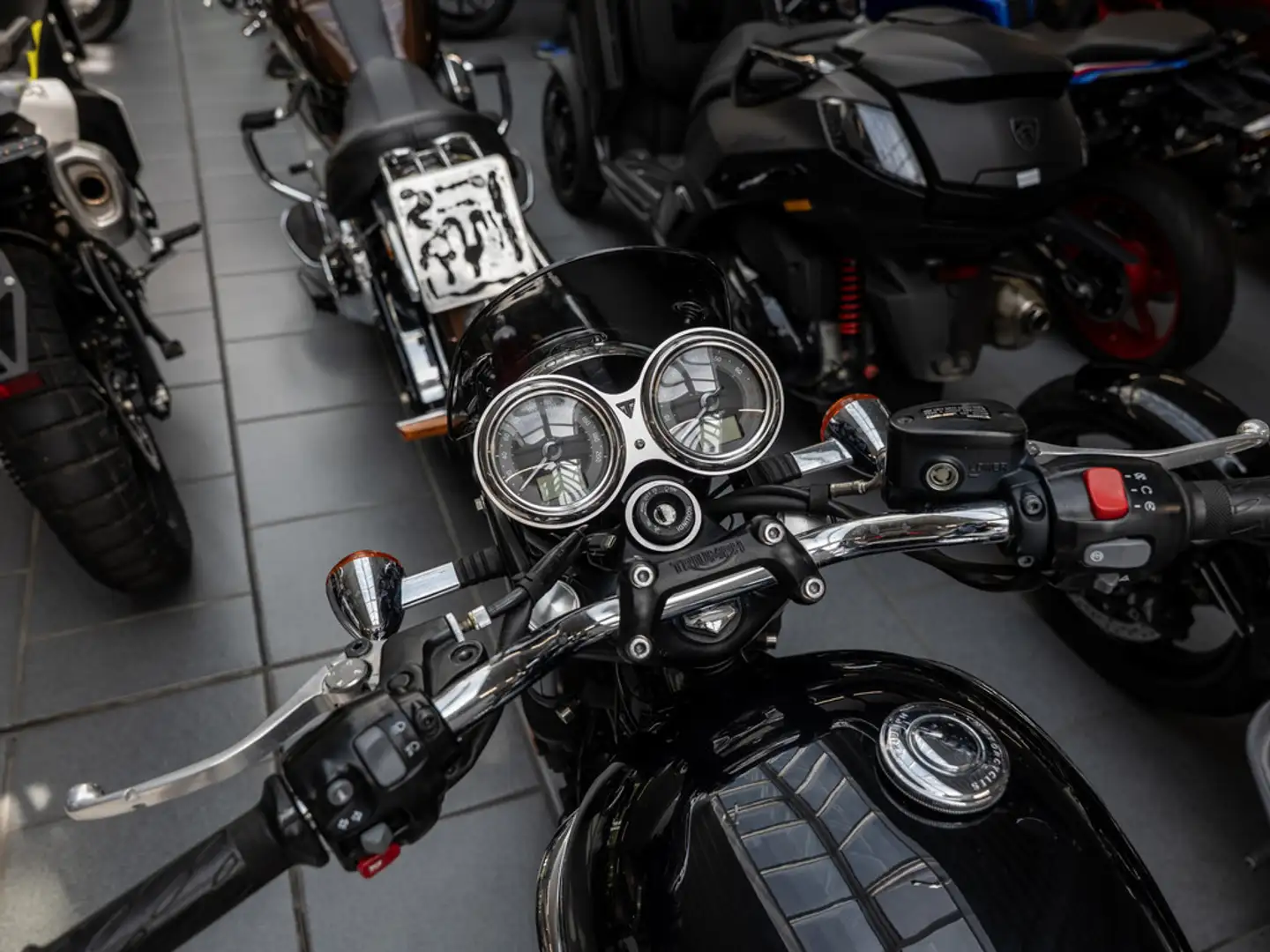 Triumph Bonneville T120 Black Negru - 2