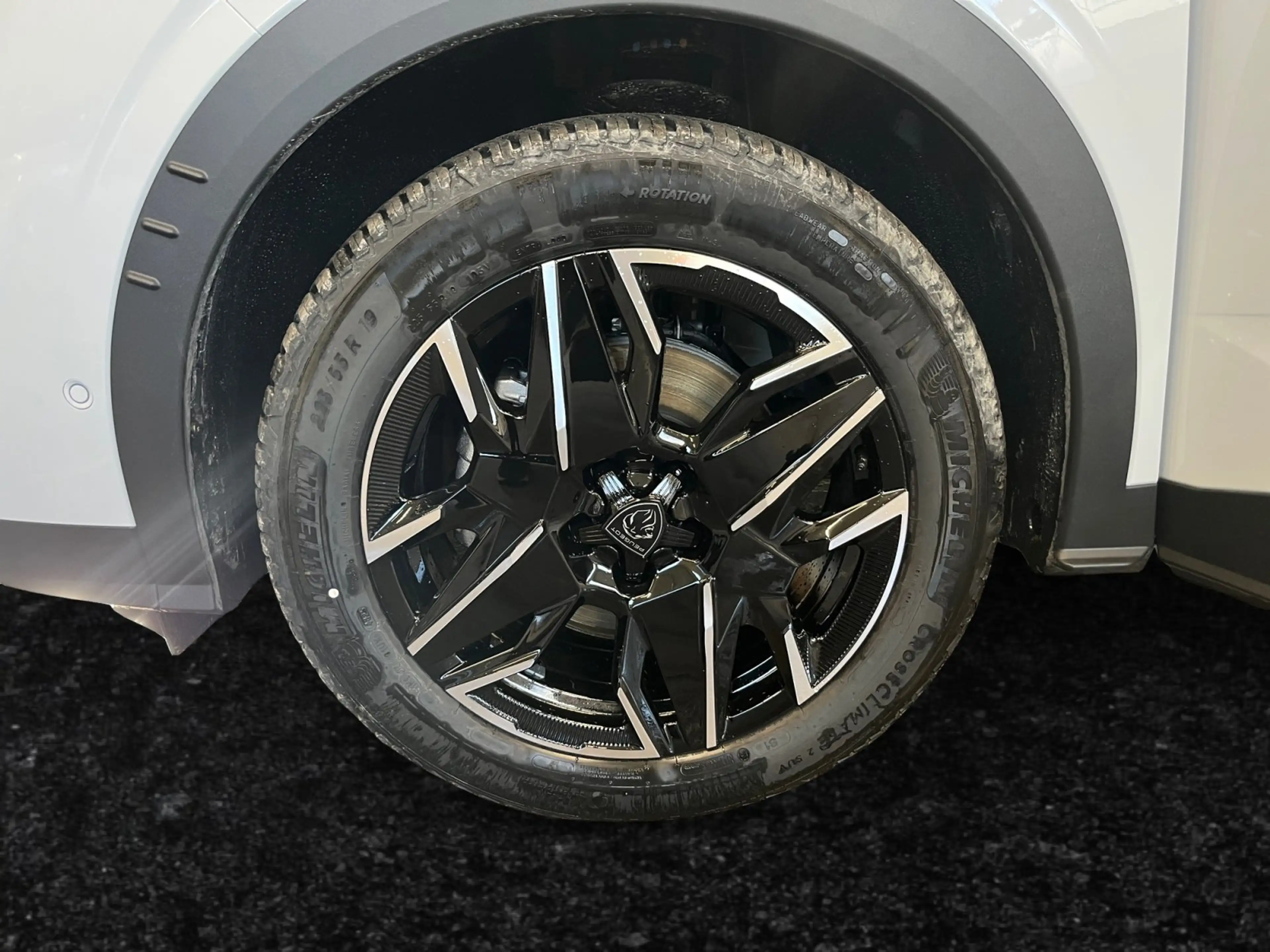 Peugeot 5008 1.2 145 GT Exclusive ACC Alcantara LED Navi — photo 13