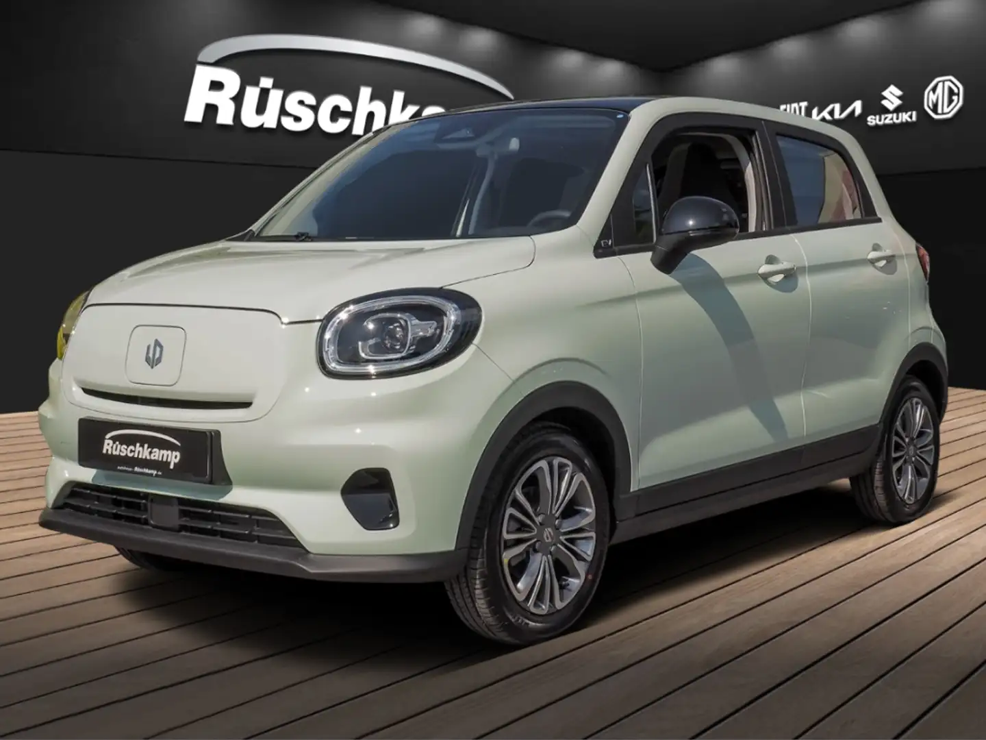 Leapmotor T03 37 kWh RückKam PDC LED Navi Touch Panodach Grün - 1