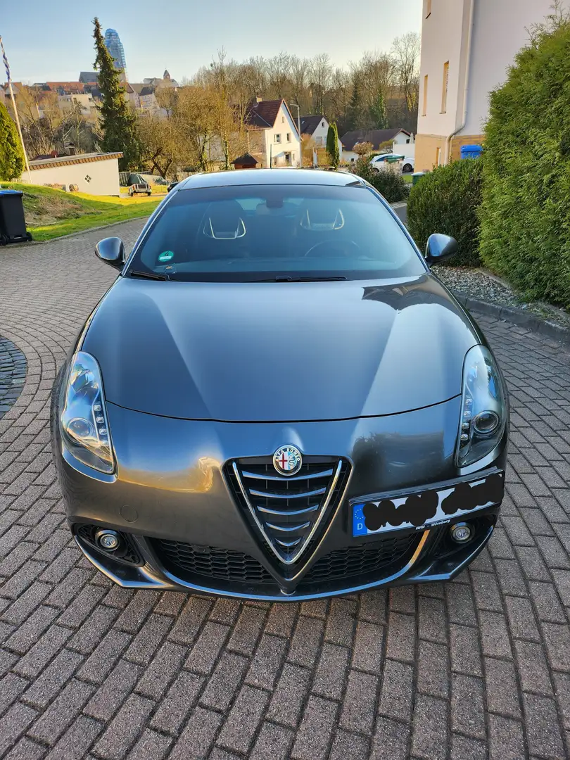 Alfa Romeo Giulietta Quadrifoglio/NEUER MOTOR/Scheckheft/Top gepflegt Grau - 2