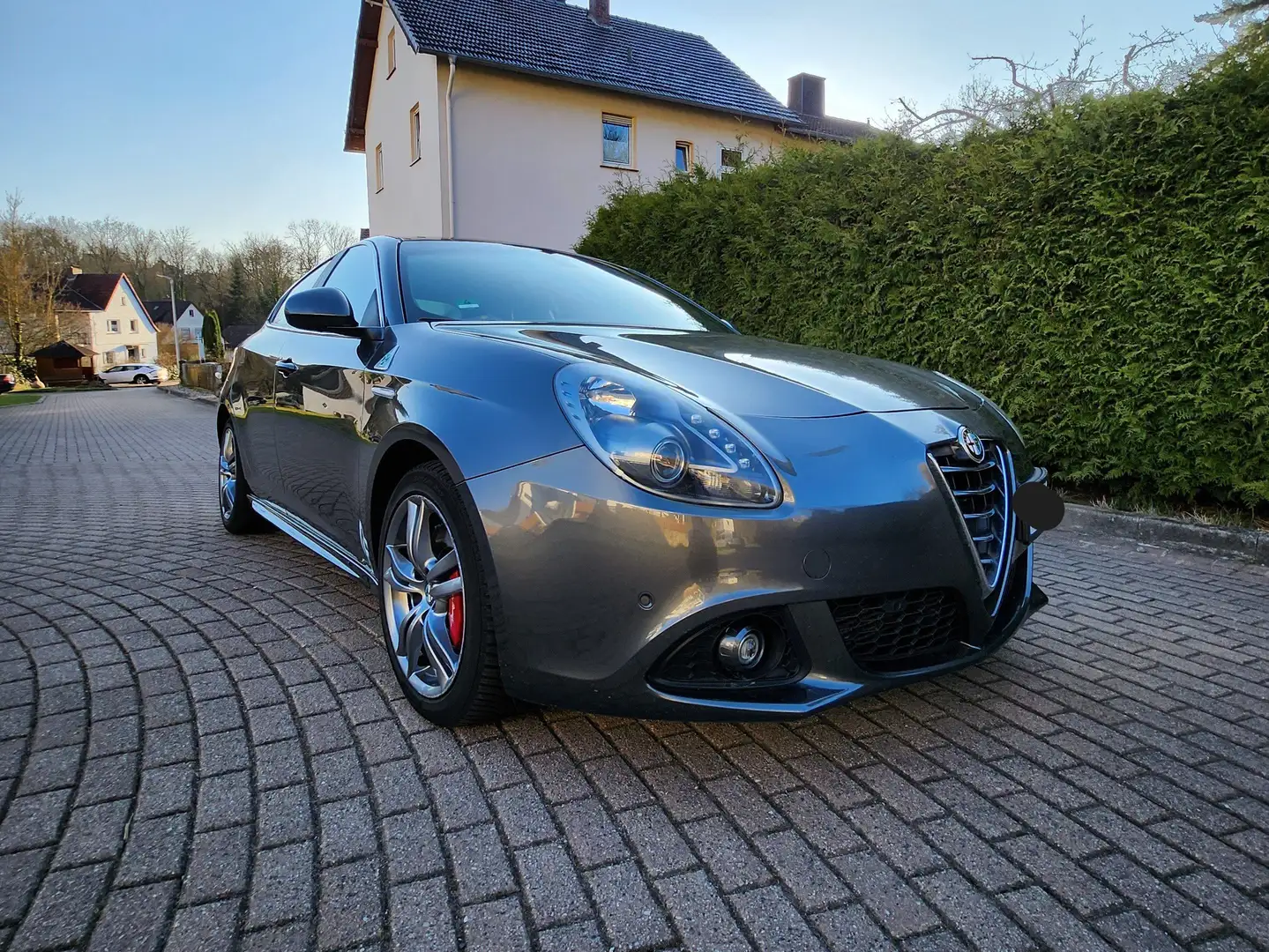 Alfa Romeo Giulietta Quadrifoglio/NEUER MOTOR/Scheckheft/Top gepflegt Grau - 1