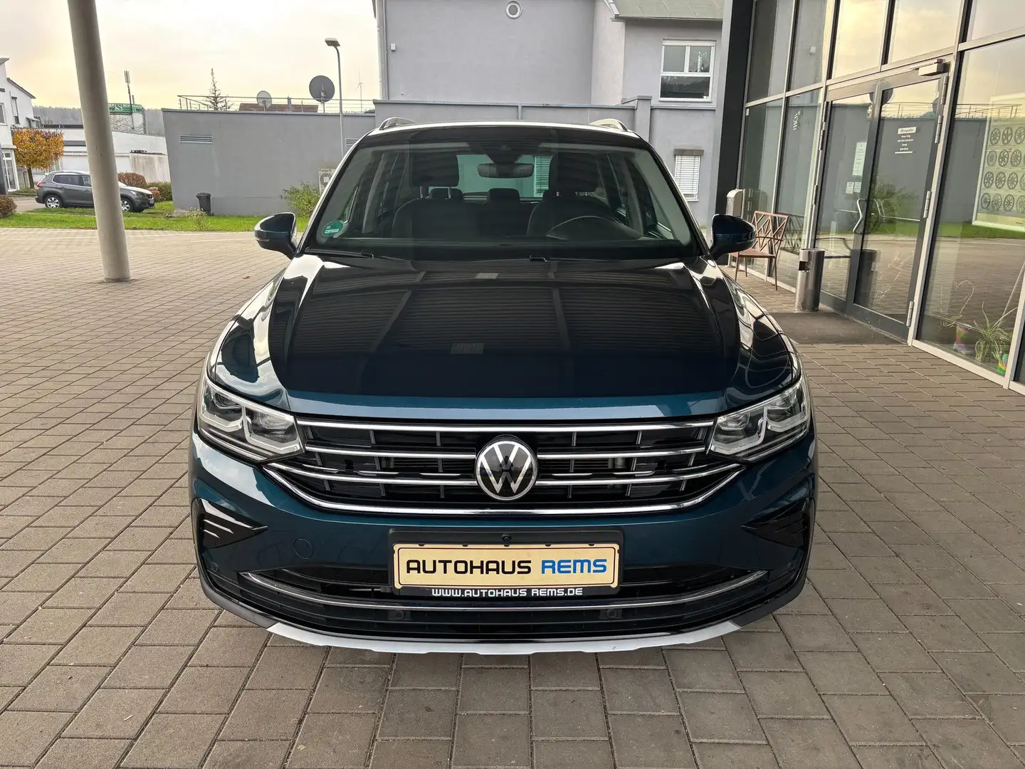 Volkswagen Tiguan VW Tiguan Navi, Parkassistent, Standheizung Blau - 2