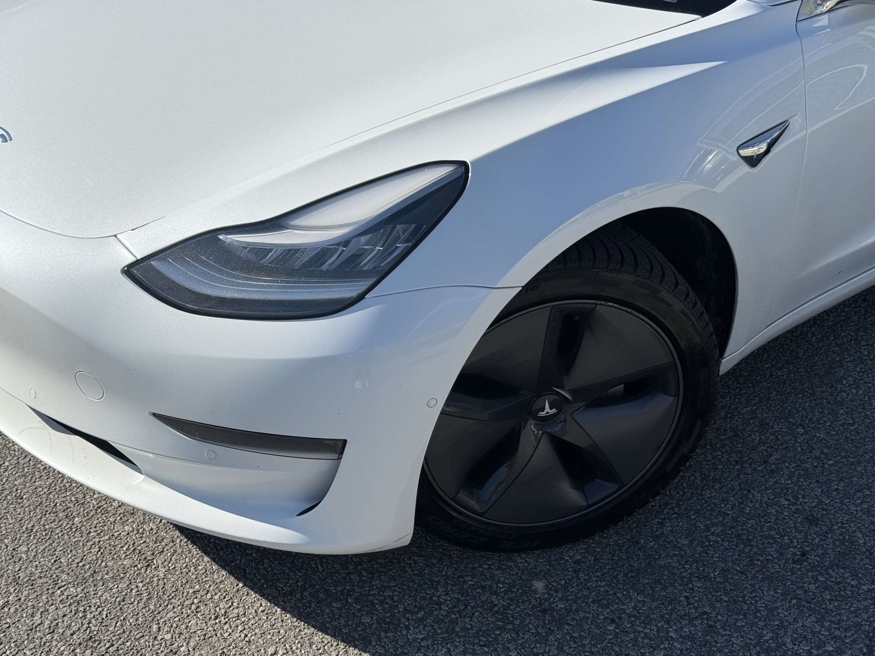 2020 Tesla Model 3 Standard Range Plus l RWD l 2 Sets of Tires alt 3